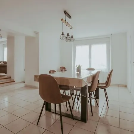 Grande Maison Confort Au Coeur De Nogent-sur-Seine